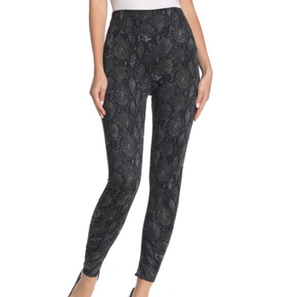Socialite leggings.